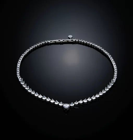 J19avg07 Infinitylove Necklace Silver.1 900x