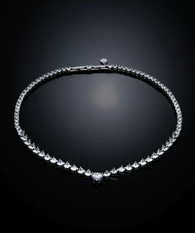 J19avg07 Infinitylove Necklace Silver.1 900x