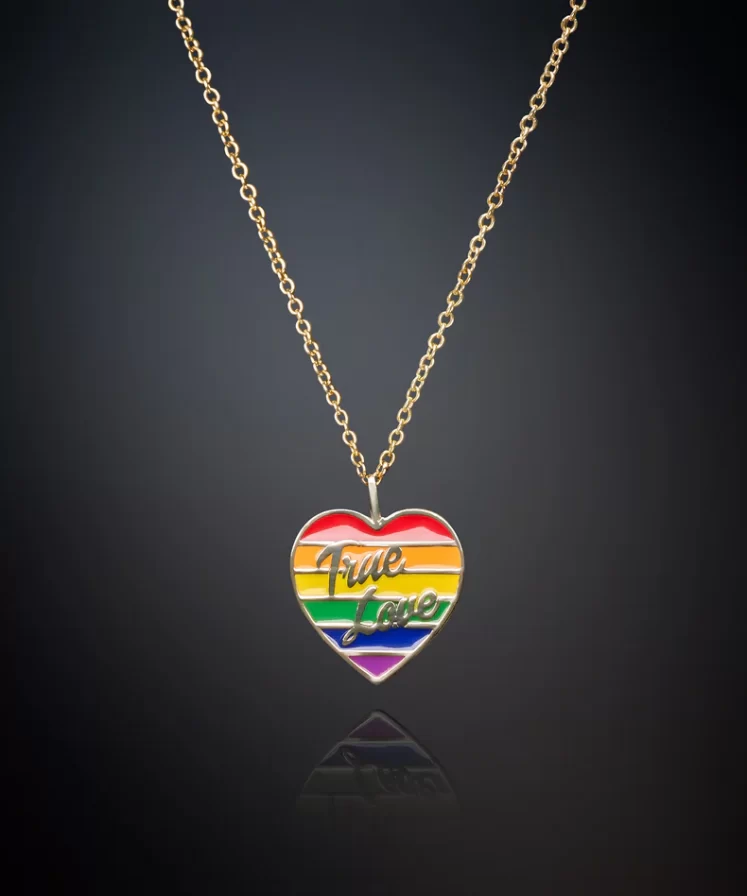 J19avi04 Loveparade Rainbow.1 900x