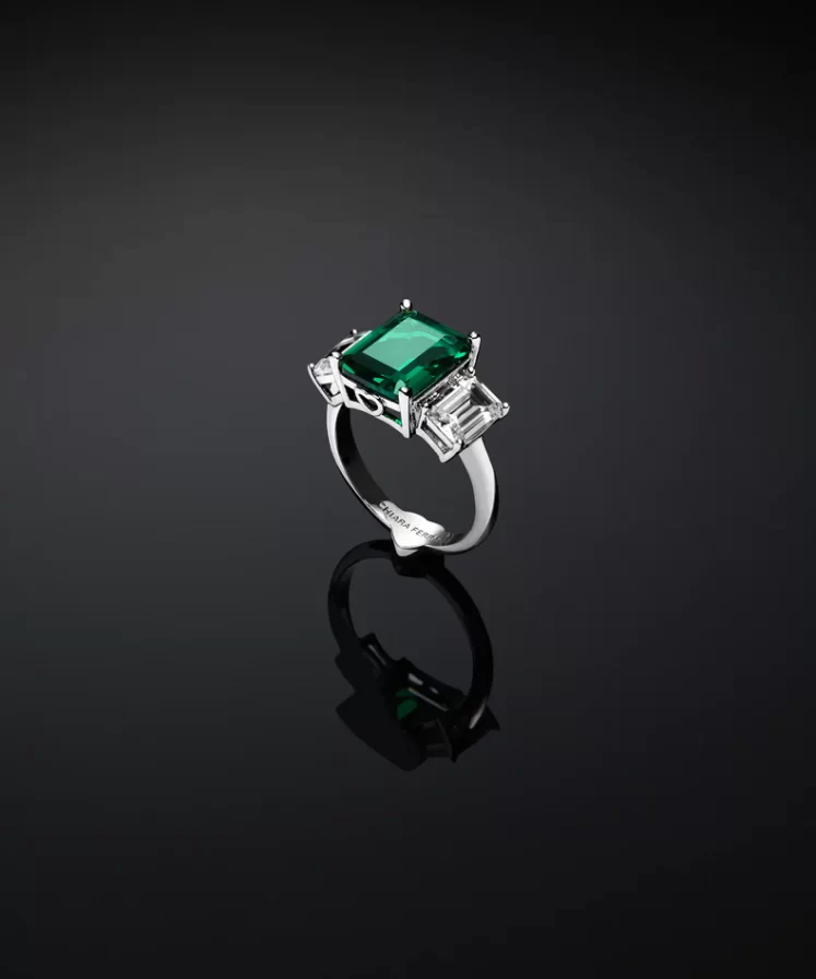J19awj05 Emerald Ring Silver.1 900x