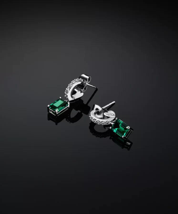 J19awj16 Emerald Earrings Silver.1 900x