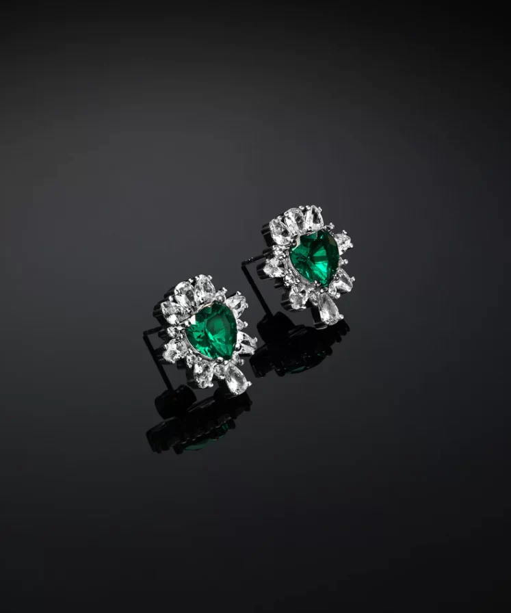 J19awj17 Emerald Earrings.1 900x