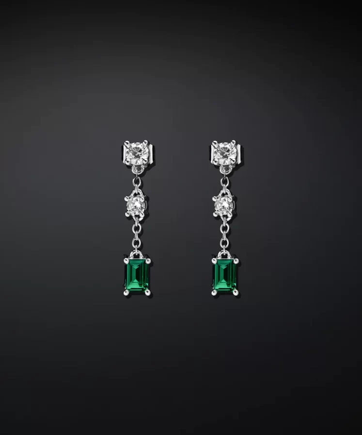 J19awj18 Emerald Earrings.1 900x