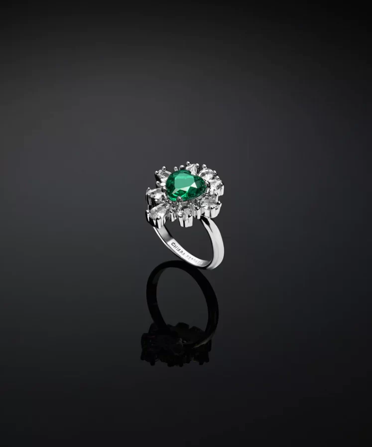 J19awj21 Emerald Ring.1 900x